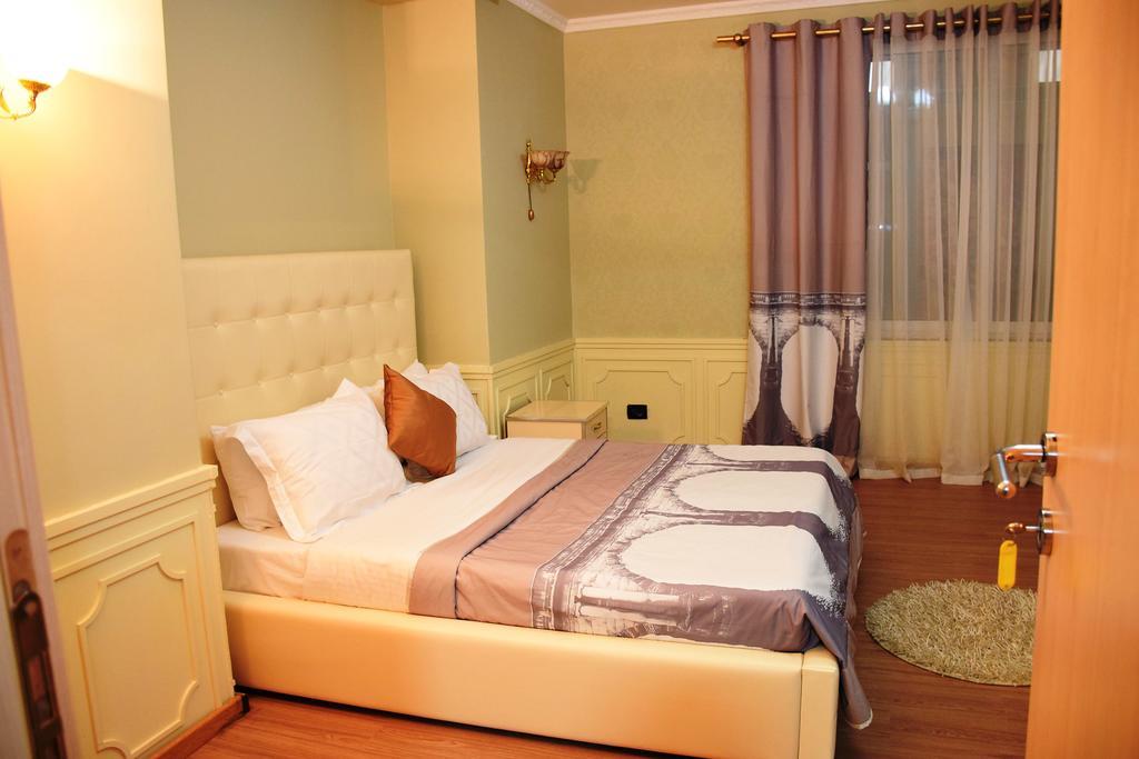 Hotel Eagle Тирана Экстерьер фото