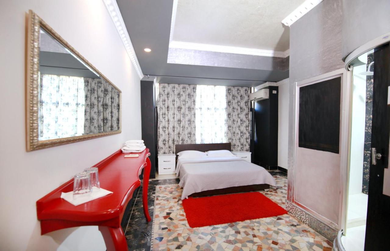 Hotel Eagle Тирана Экстерьер фото