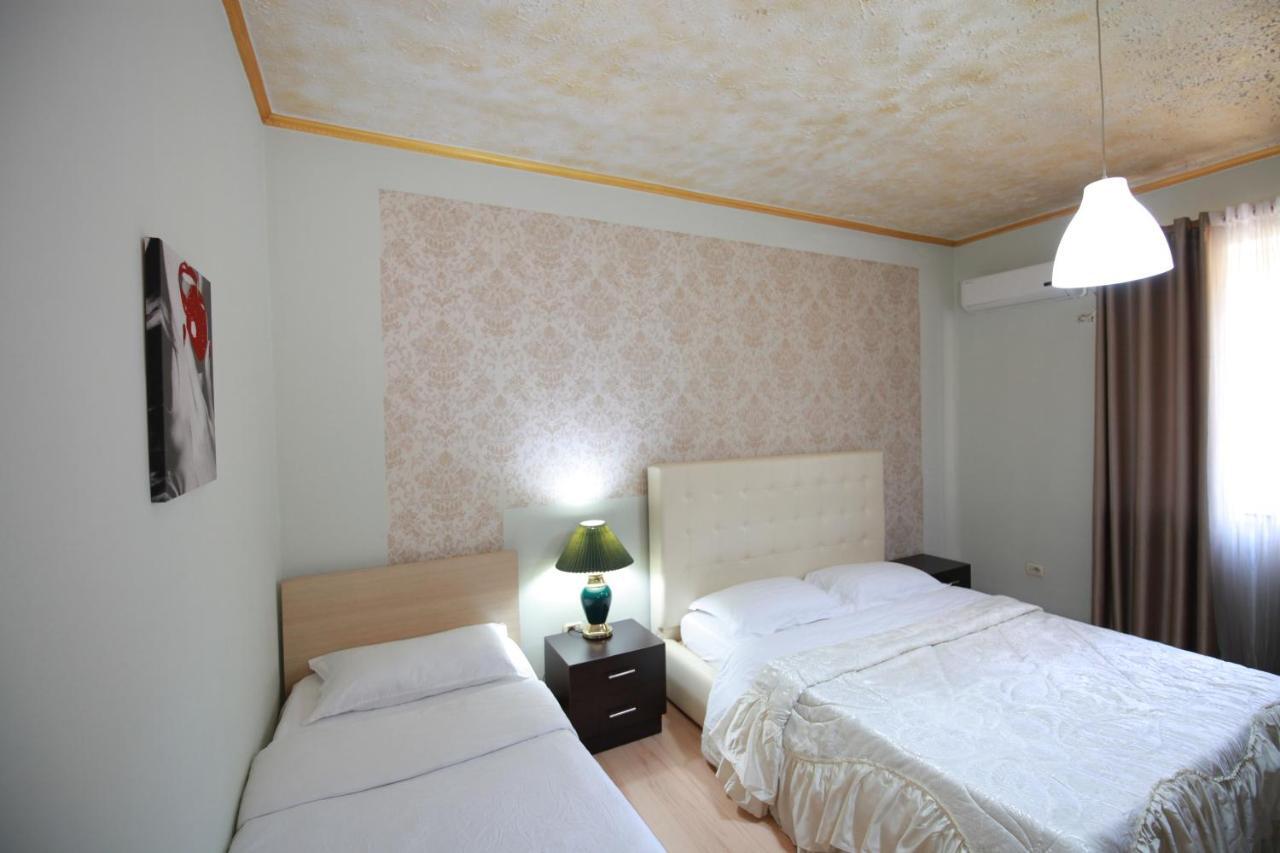 Hotel Eagle Тирана Экстерьер фото