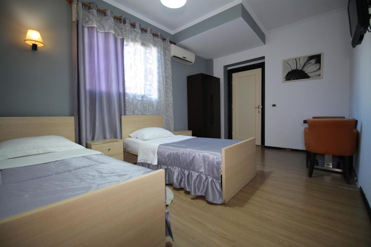 Hotel Eagle Тирана Экстерьер фото