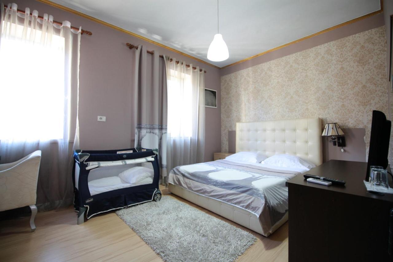 Hotel Eagle Тирана Экстерьер фото